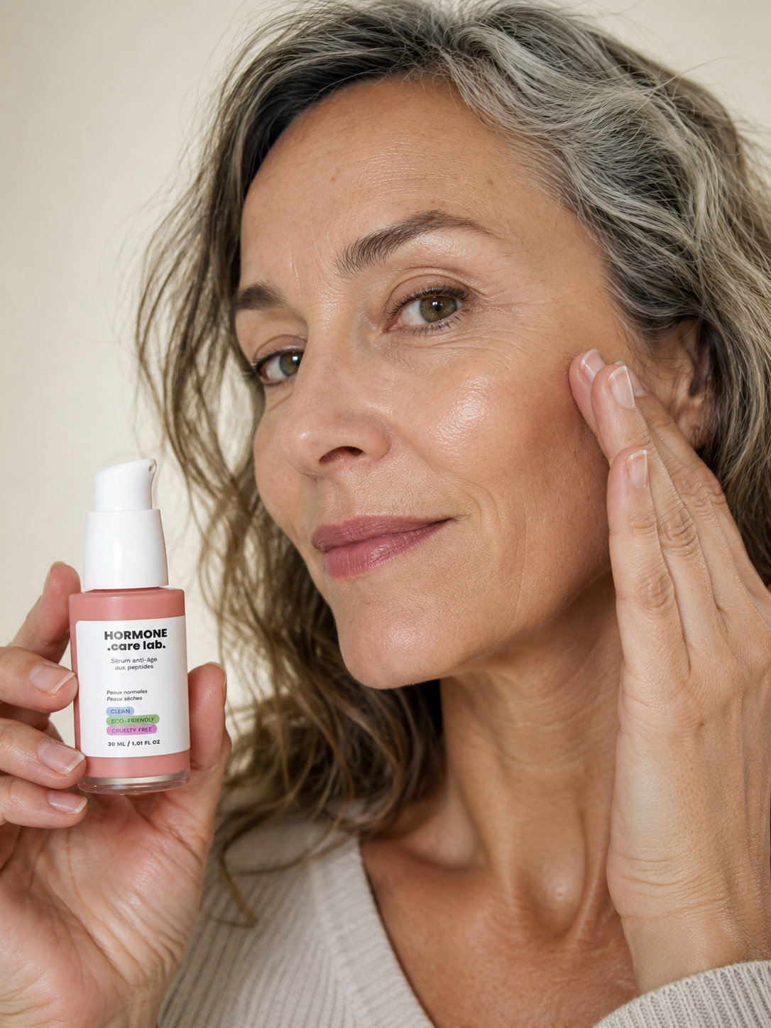 Sérum Anti-Âge aux Peptides   Formulé pour la Peau en Ménopause